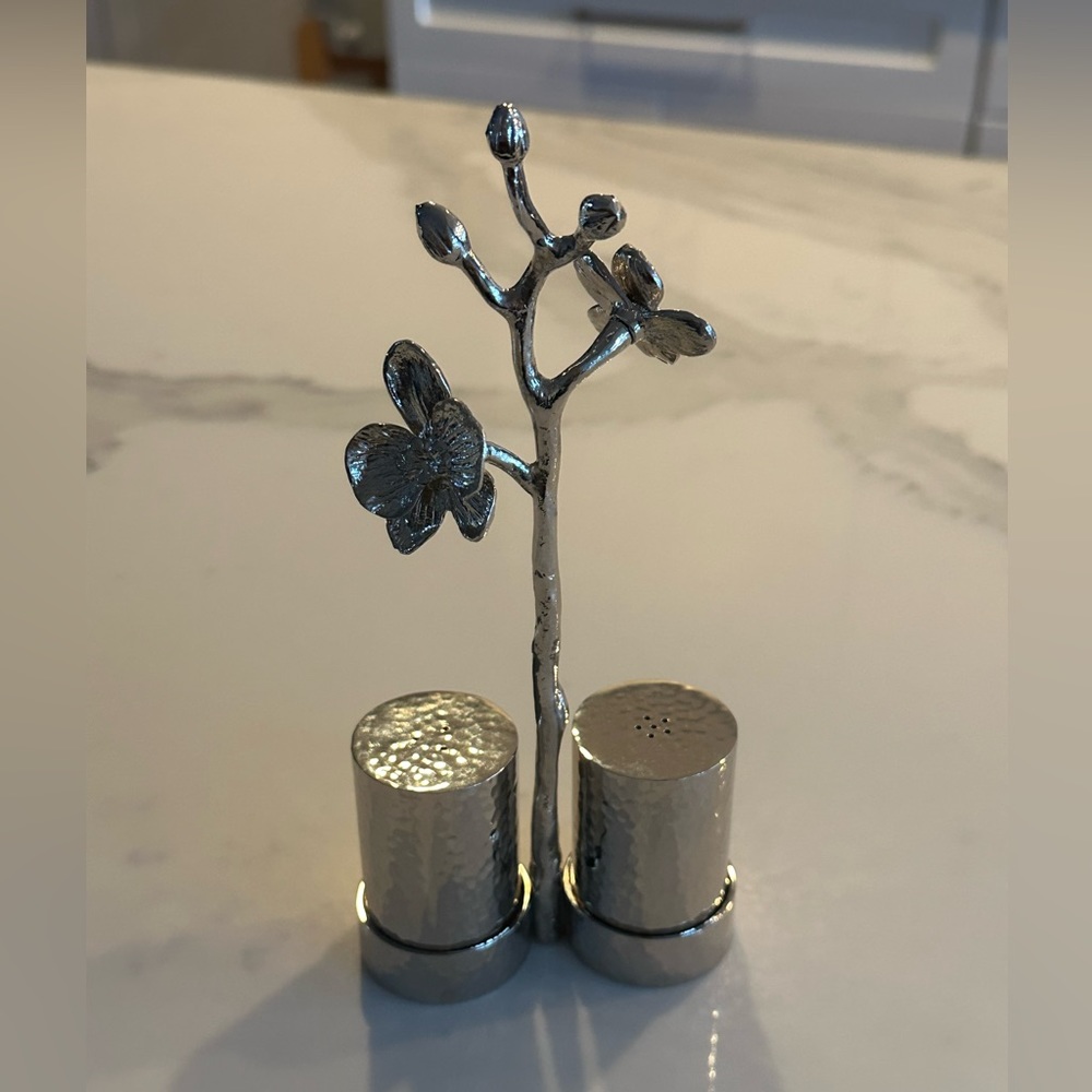 Michael Aram White Orchid Salt and Pepper Shakers - Brand New In Box